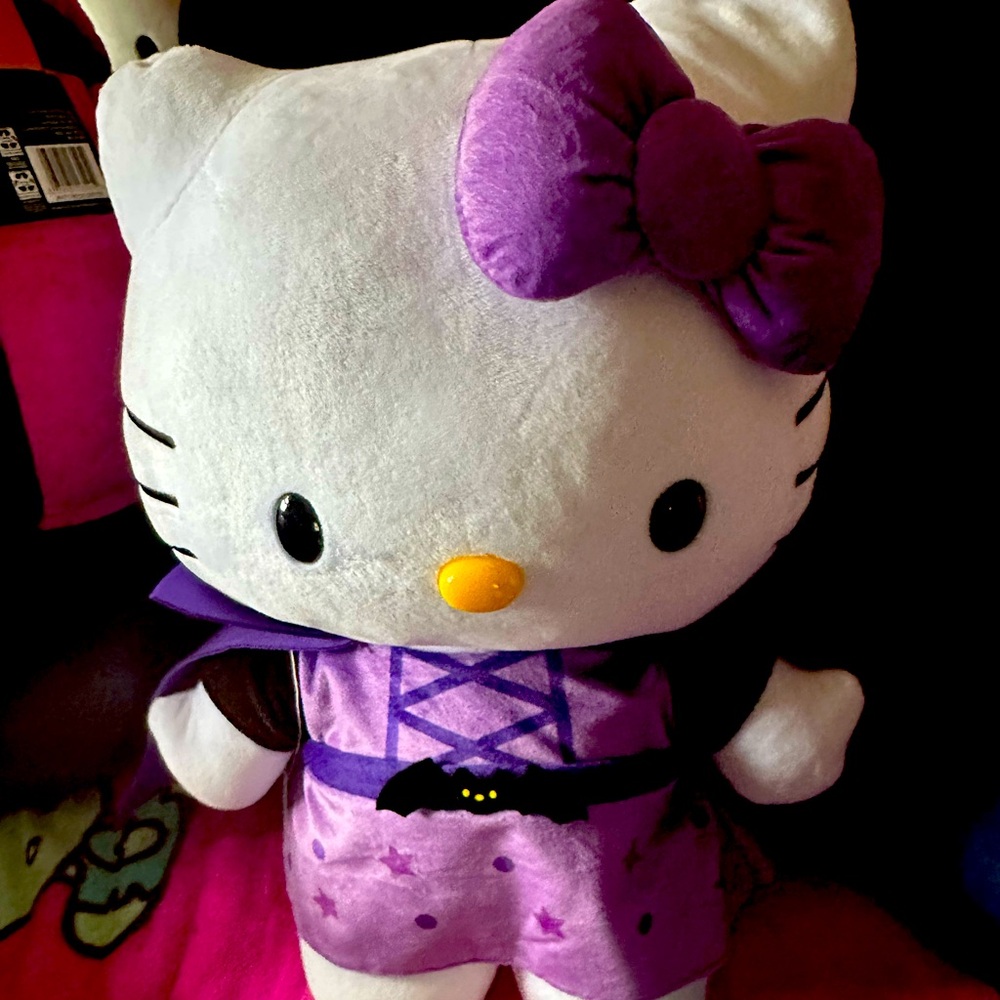 Hello Kitty Purple Halloween Greeter